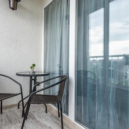 شقة мястото